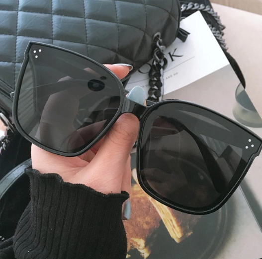 Kacamata Hitam Putih Unisex Sunglassess Wanita & Pria Korea Fashion Kacamata Hitam Putih Unisex Sunglassess Wanita & Pria Korea Fashion